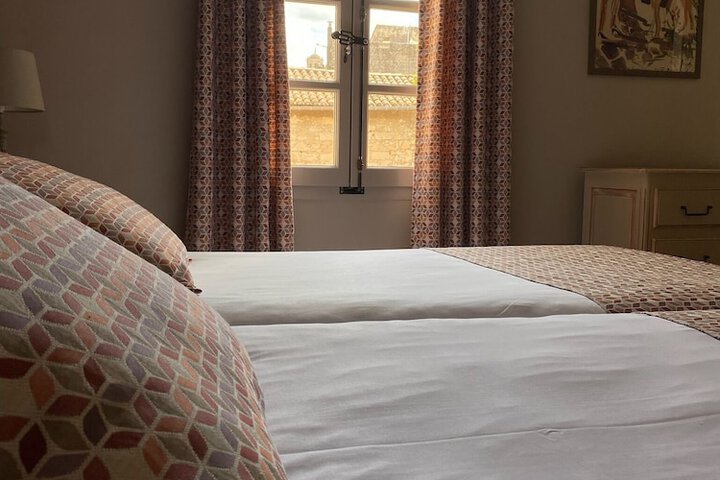 Room 45 of 136