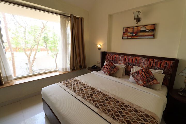 Room 5 of 32