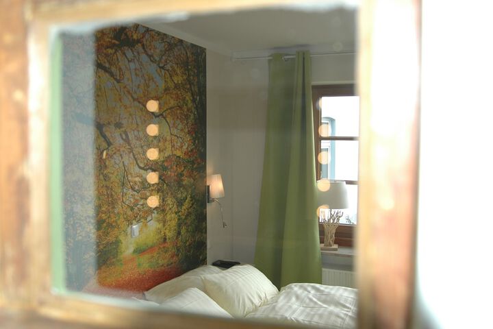 Room 106 of 283