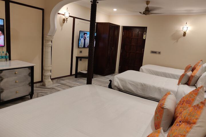 Room 14 of 59