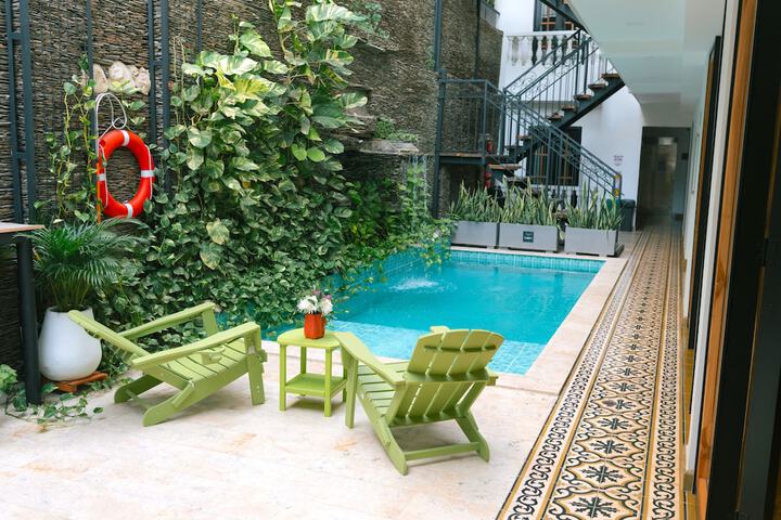 Pool 20 of 26