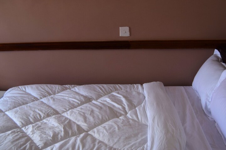Room 7 of 33