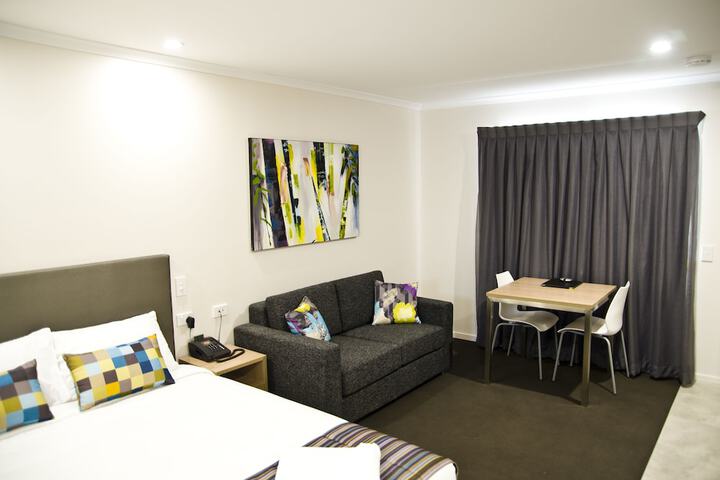 Room 5 of 37