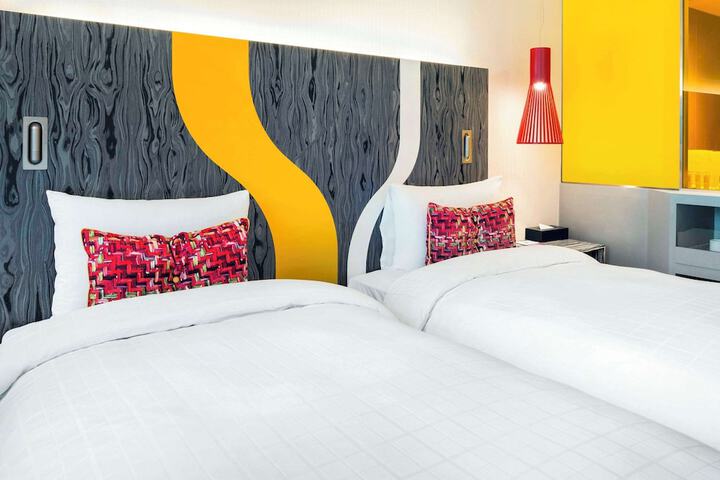 Room 13 of 75