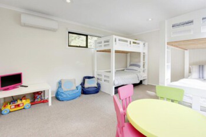 Room 8 of 21