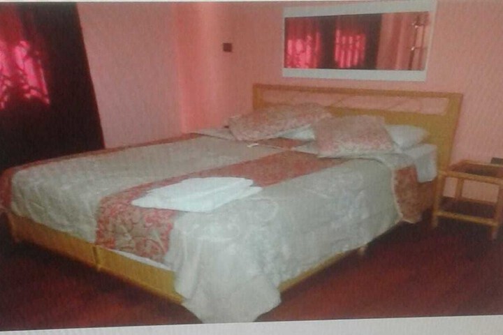 Room 8 of 8