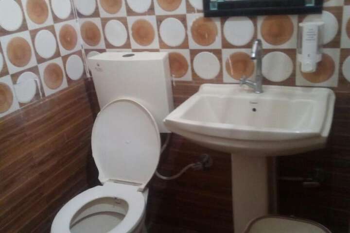 Room 18 of 32