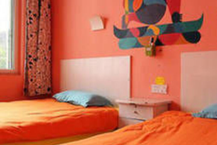 Room 98 of 201