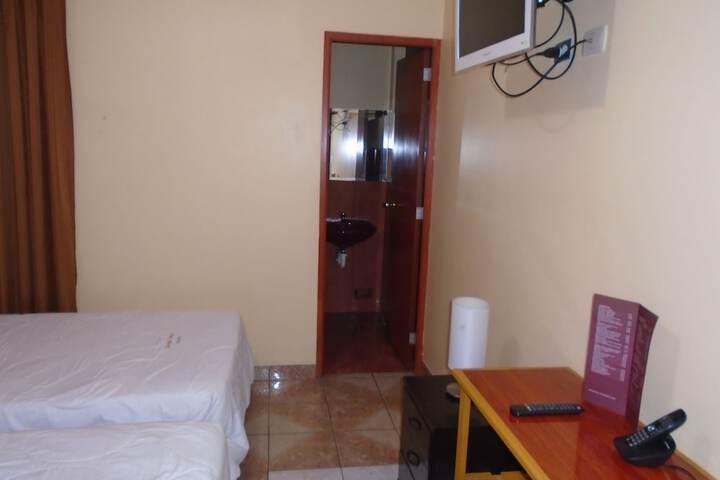 Room 25 of 109