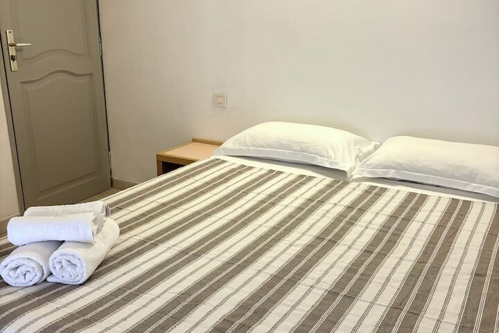 Room 37 of 193