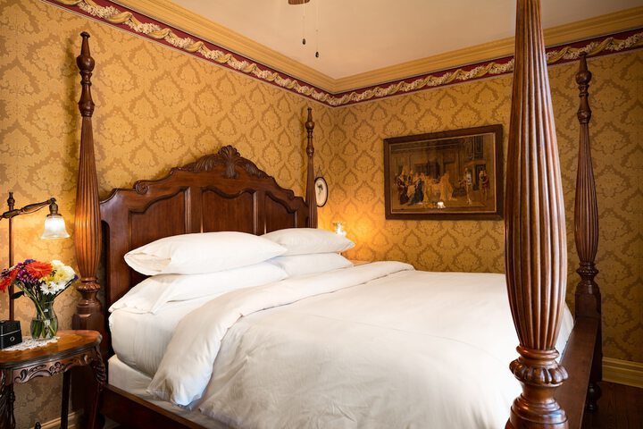 Room 28 of 89