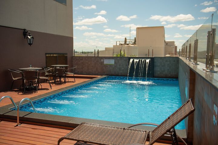 Pool 33 of 70
