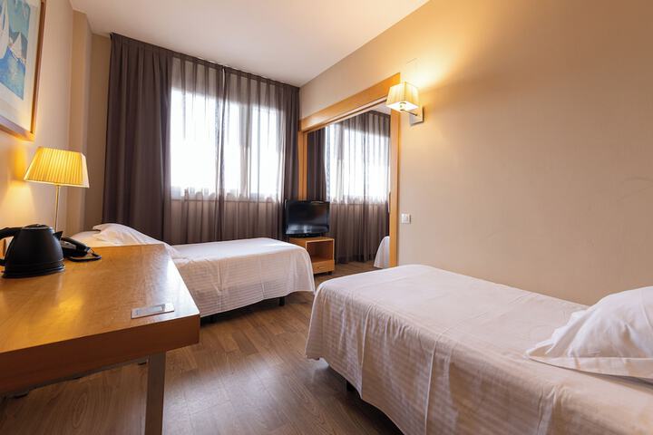 Room 8 of 29