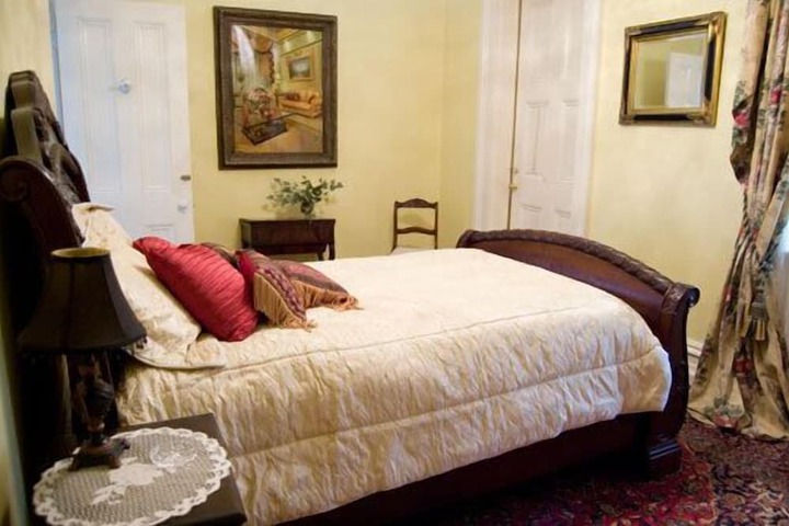 Room 4 of 38