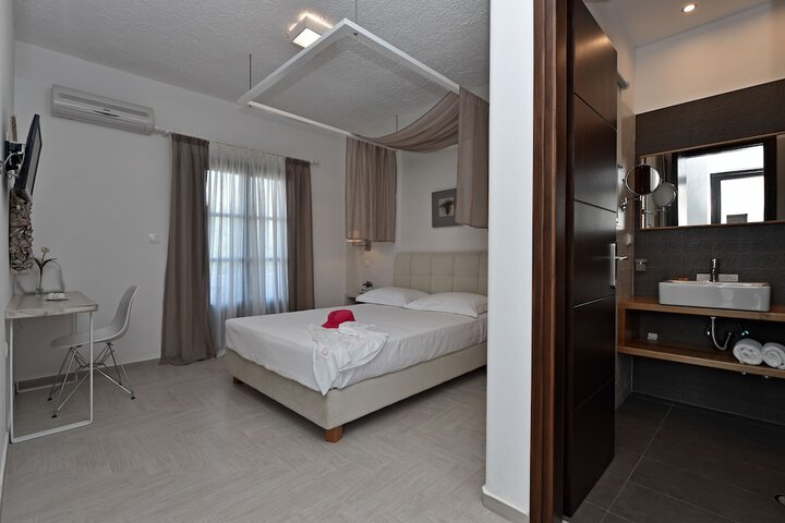 Room 6 of 138