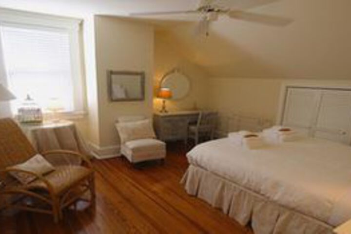 Room 43 of 137