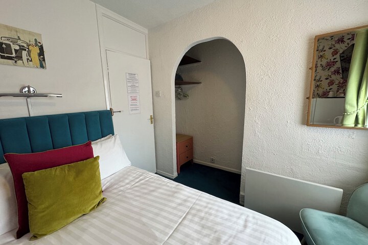Room 38 of 99
