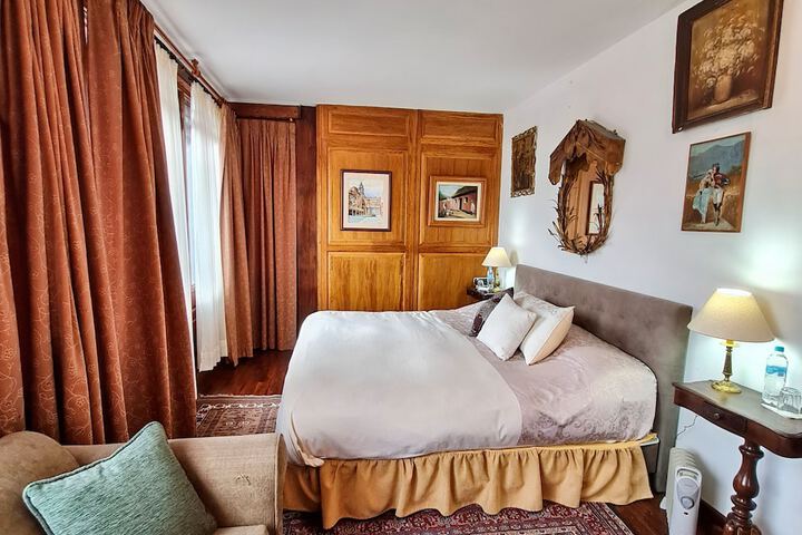 Room 10 of 78