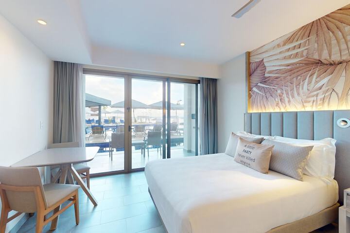 Room 46 of 235