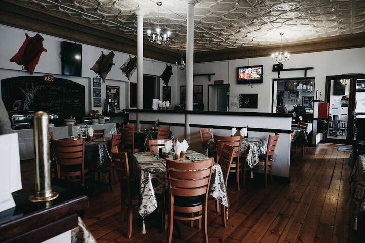 Dining 44 of 54