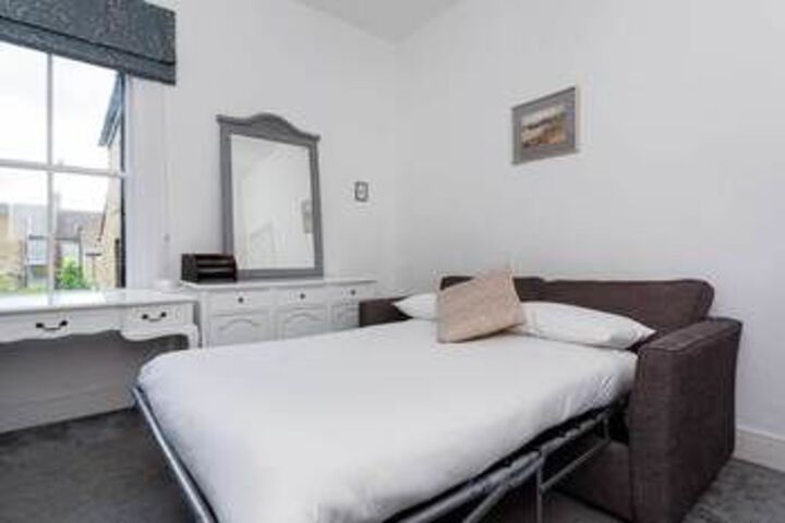Room 13 of 30