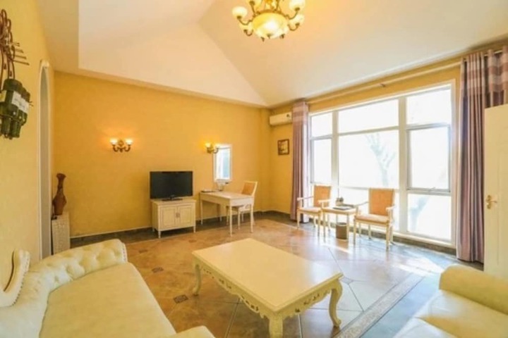 Room 6 of 24