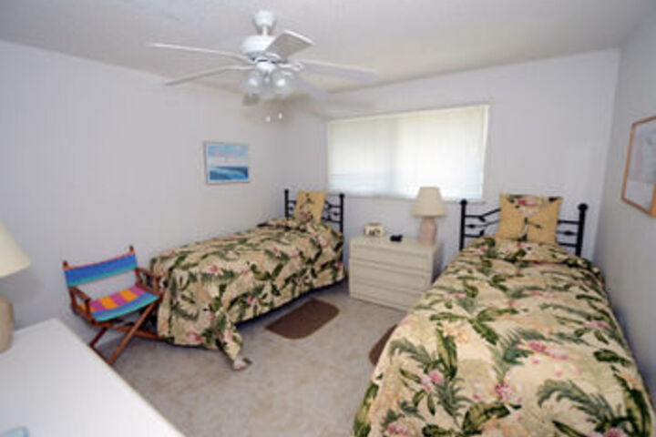 Room 6 of 14