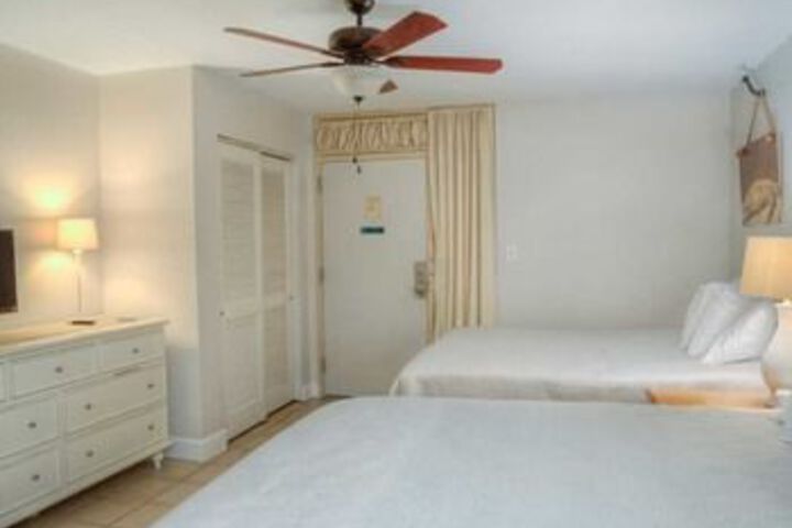 Room 8 of 32