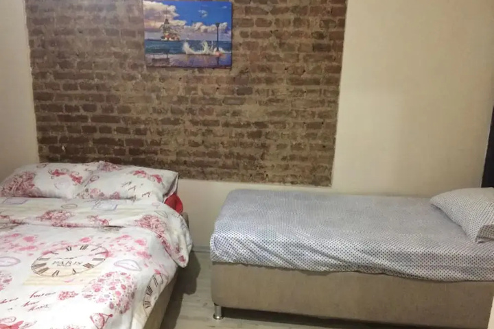 Room 4 of 11