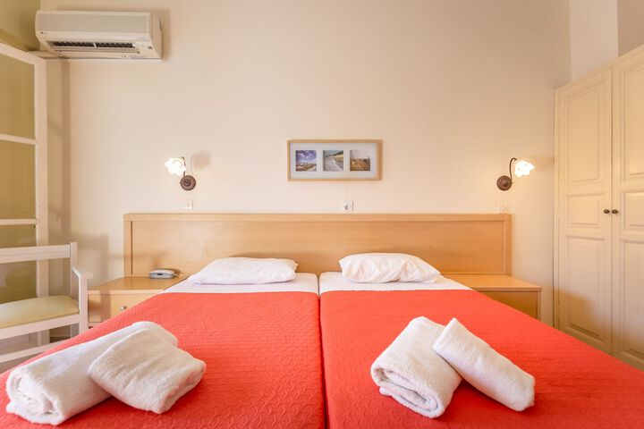 Room 4 of 71