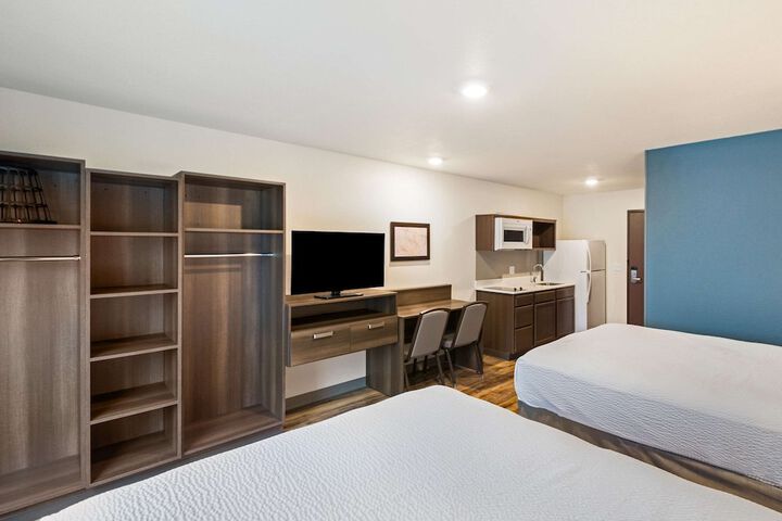1 Queen Bed Accessible (7 of 24)