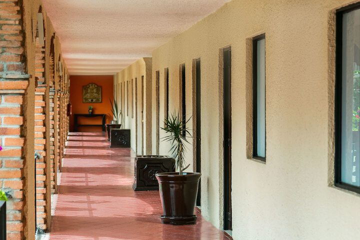 Ballroom/Hall 17 of 28