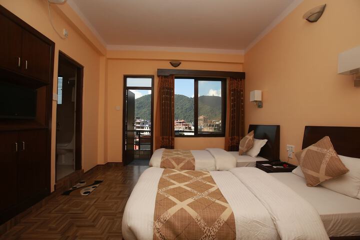 Room 4 of 67