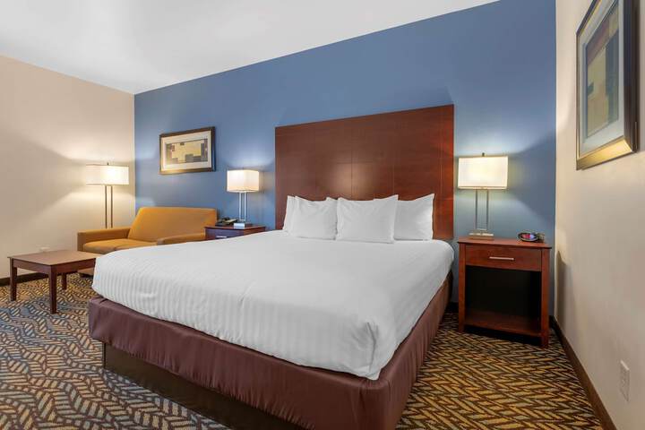Room 5 of 28