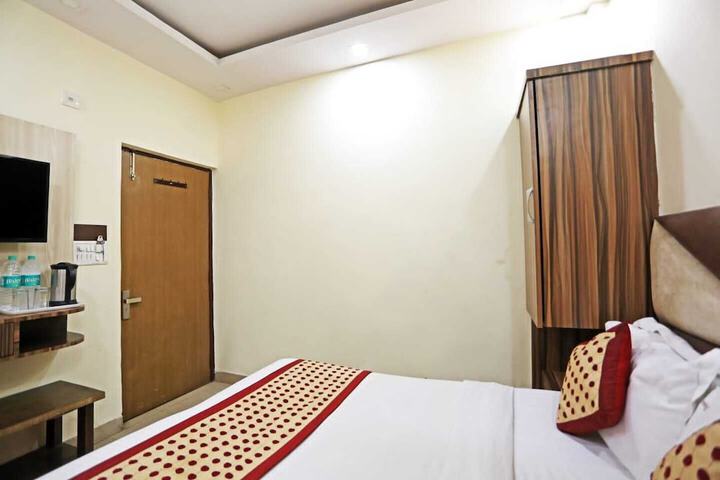 Room 9 of 46