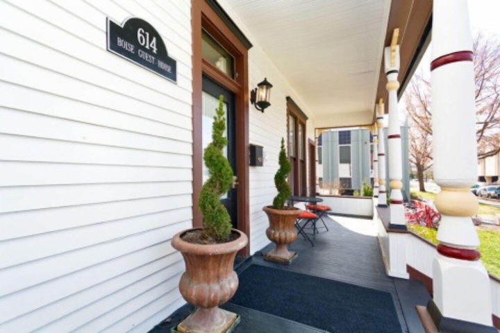 Hotel Exterior 60 of 671
