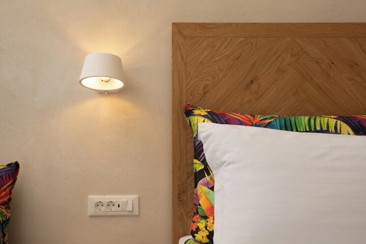 Room 45 of 99