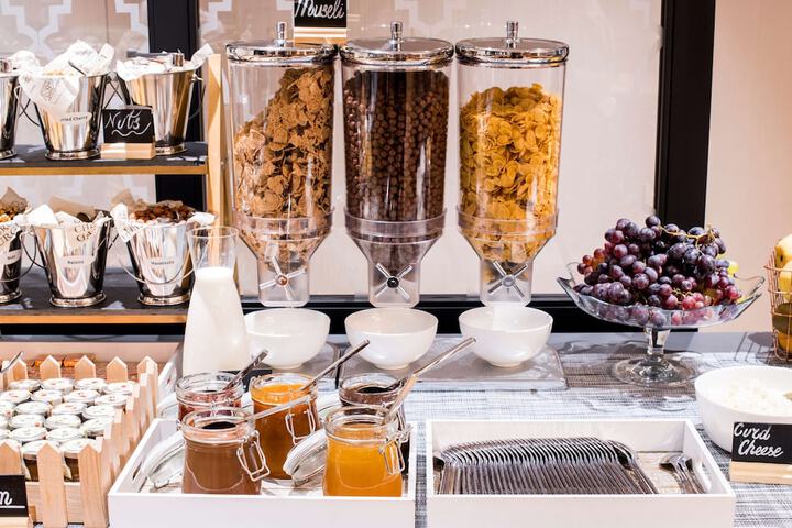 Breakfast/Coffee Service 98 of 129