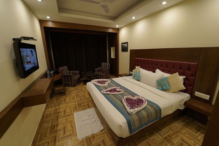 Room 11 of 31