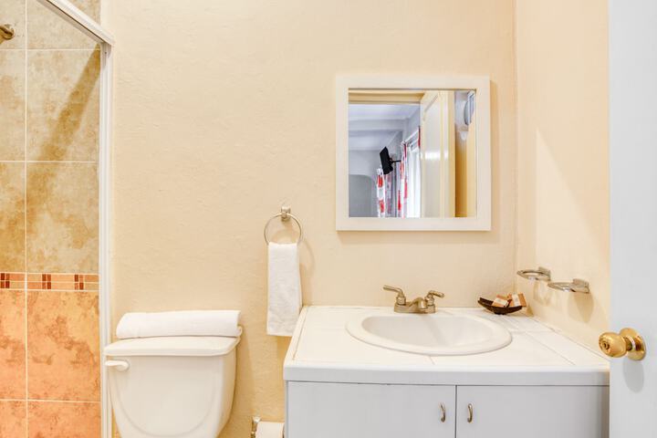 Room 12 of 25