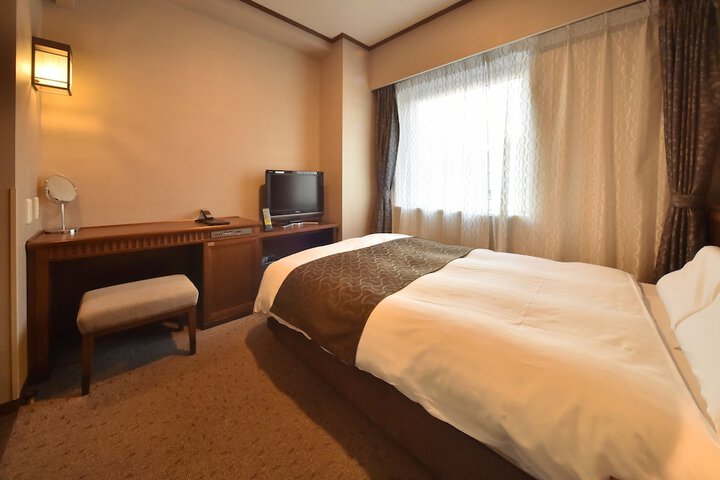 Room 13 of 52