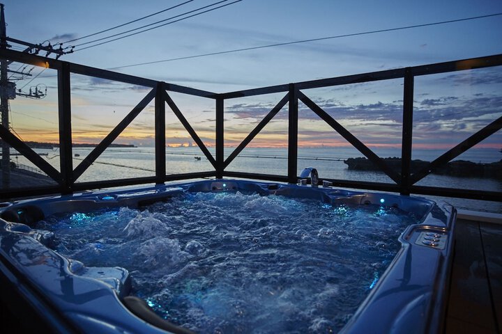 Hot Tub 56 of 69