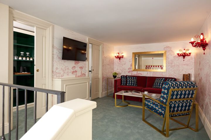 Room 62 of 90