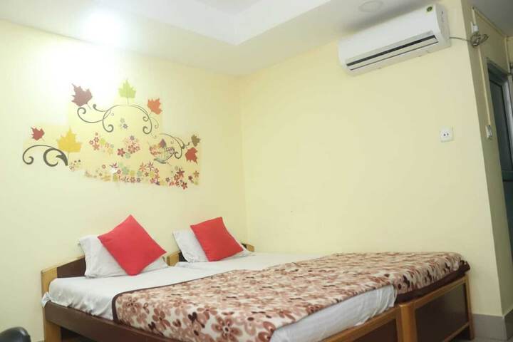 Room 8 of 34