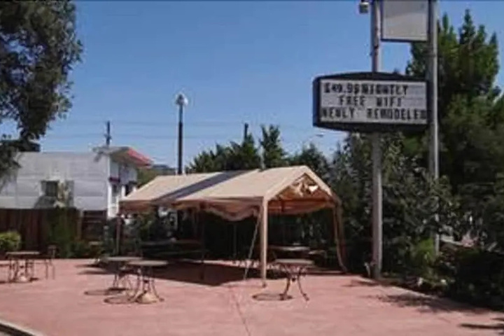 Photo of Springs Inn