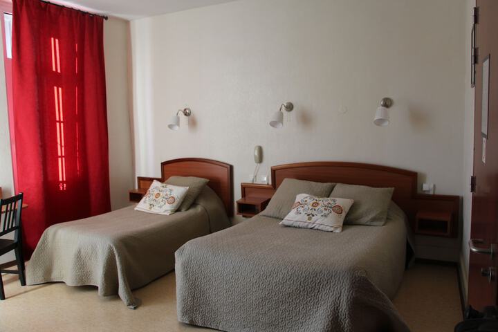 Room 5 of 10