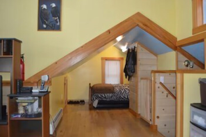 Room 4 of 20
