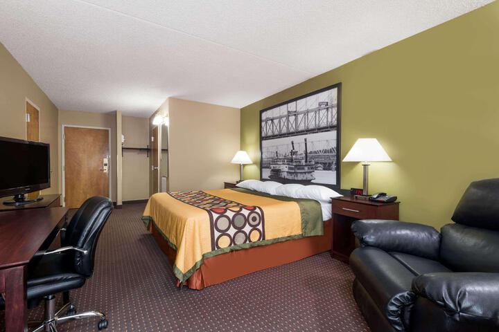1 King Bed (5 of 6)