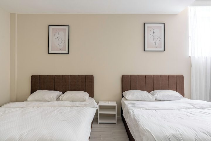 Room 95 of 293