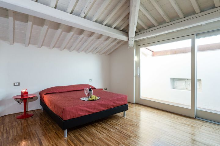 Room 40 of 85